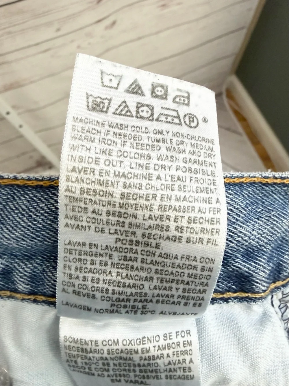 Levi's 550 Relaxed Fit Light Wash Men's Jeans 36 x 32